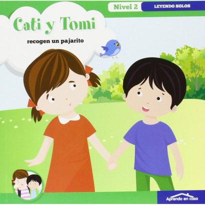 CATI Y TOMI RECOGEN UN PAJARITO COL LEYENDO SOLOS